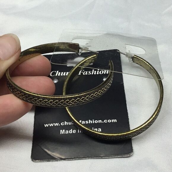 Celtic Style Engraved Earrings (H15) - Picture 1 of 4